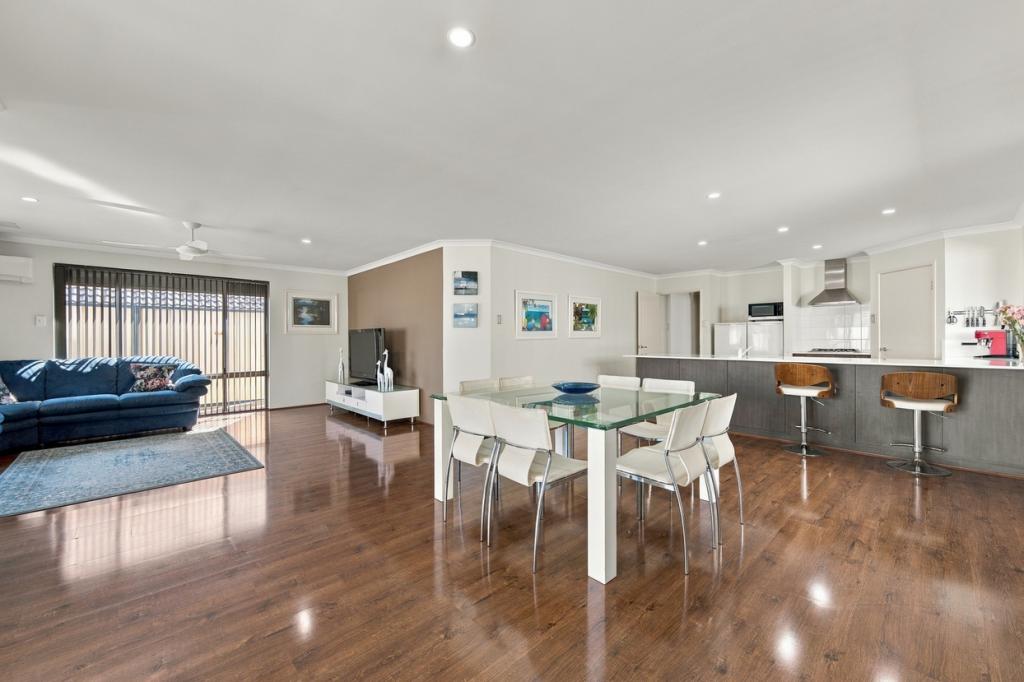 10 Shoreline Gdns, Yangebup, WA 6164