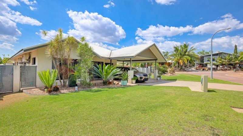 2 Currie Cres, Johnston, NT 0832
