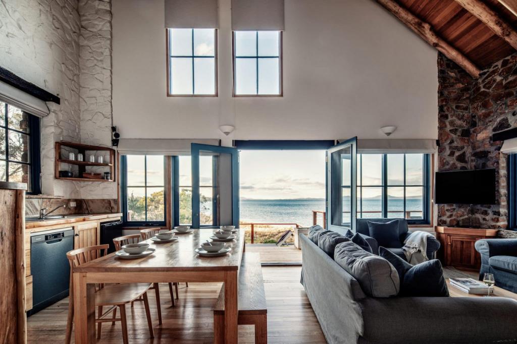 Cottage 14/12990 Tasman Hwy, Swansea, TAS 7190