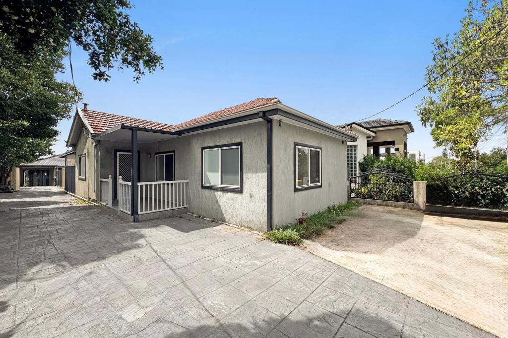 25 Lascelles Ave, Greenacre, NSW 2190