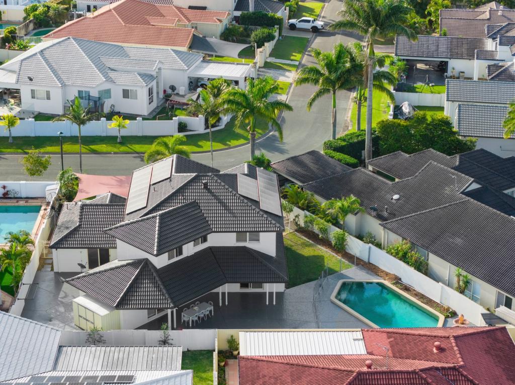 34 Christa Way, Benowa, QLD 4217
