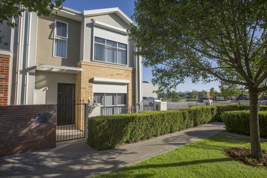 8 AMITY LANE, ELLENBROOK, WA 6069