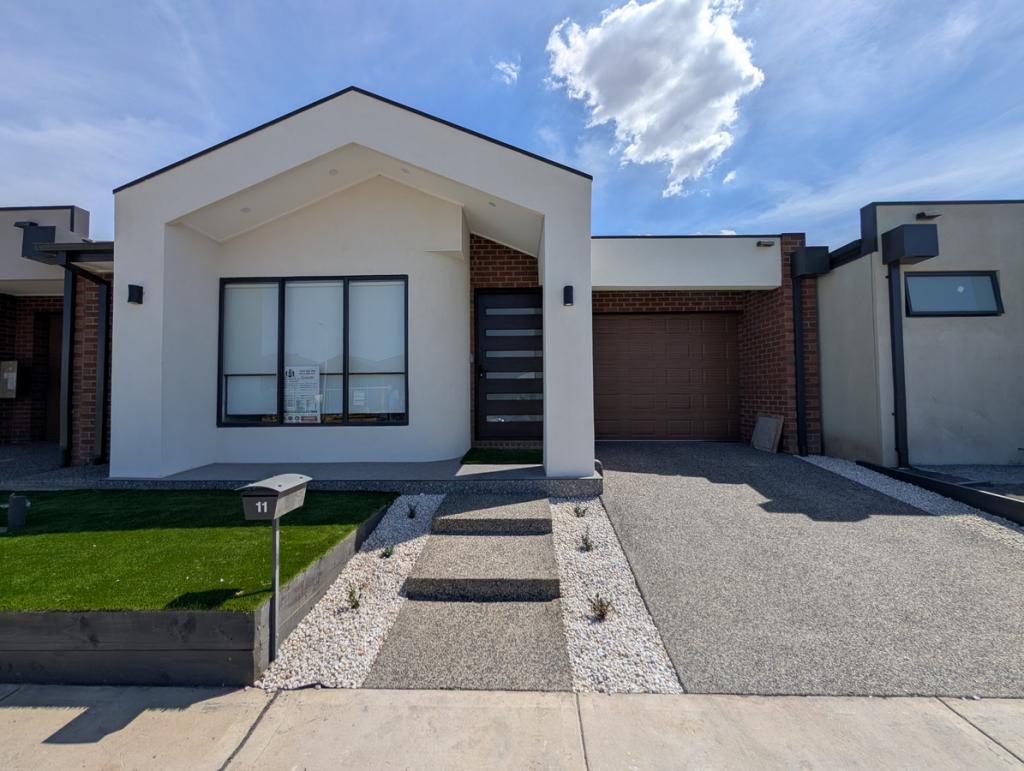 11 Kooyongkoot Dr, Mickleham, VIC 3064