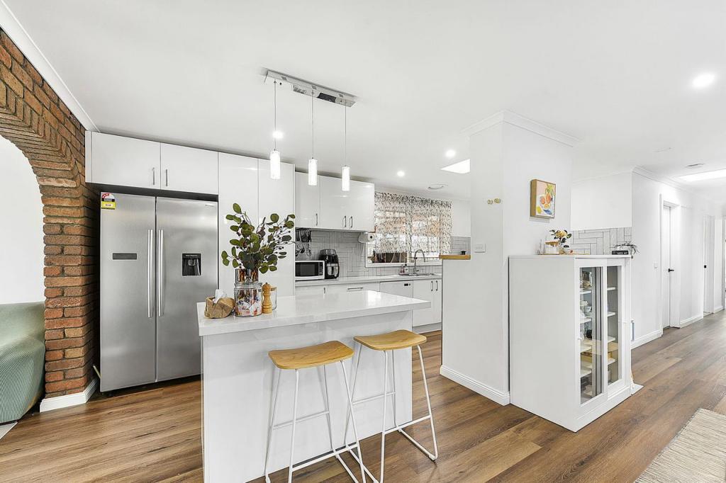 19 Delmont Ct, Cranbourne, VIC 3977