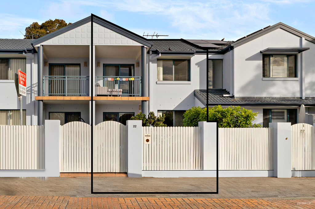 2/22 Churchill Cct, Hamilton South, NSW 2303