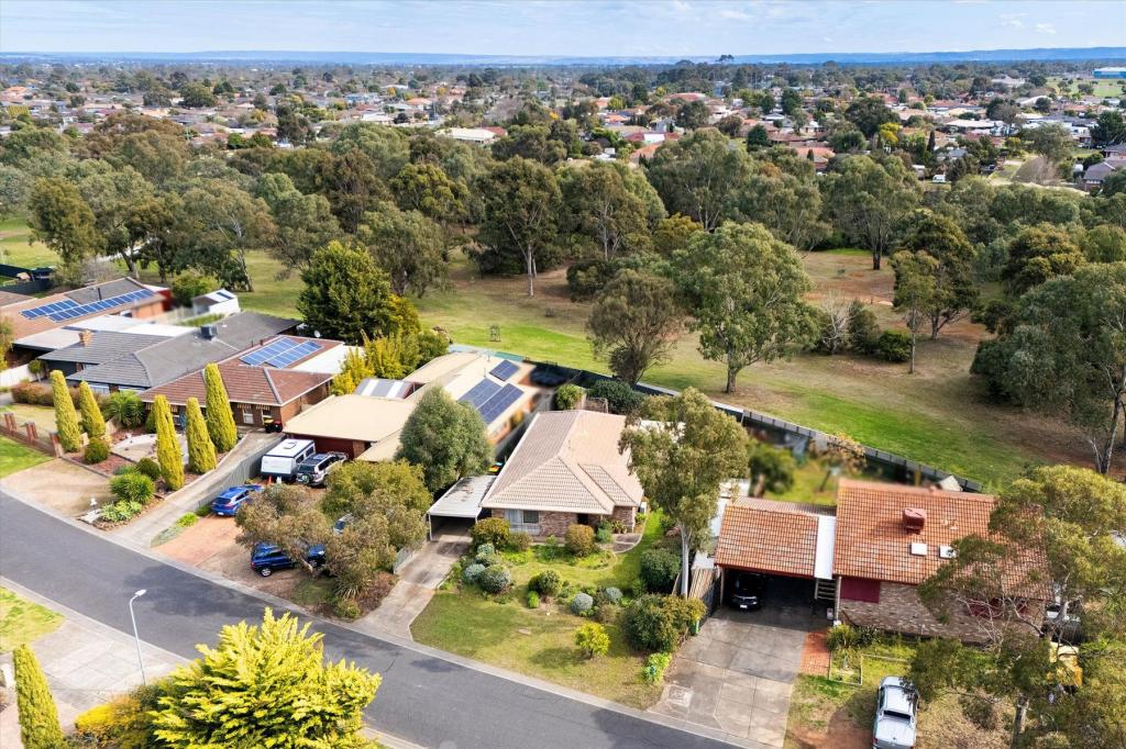 73 Tulloch Ave, Kurunjang, VIC 3337