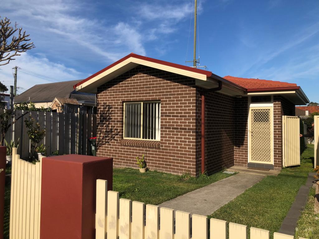 2a Nielsen Ave, Carlton, NSW 2218