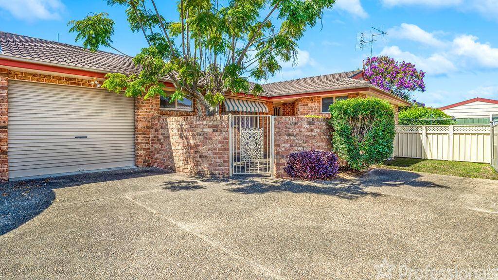 2/17 Woodward Pl, Tuncurry, NSW 2428