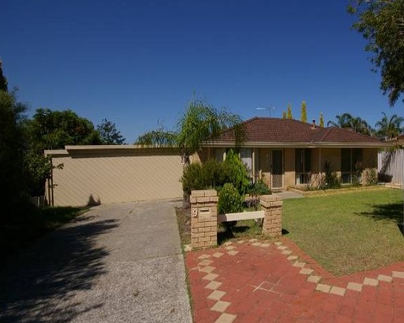 9 Collison Pl, Marangaroo, WA 6064
