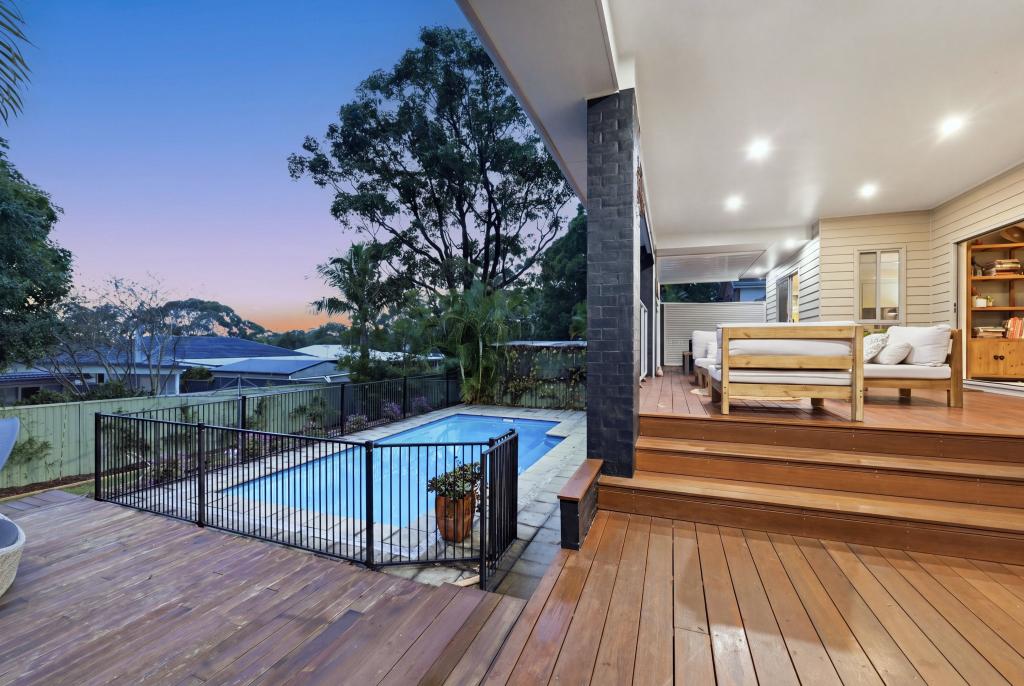 2 SYCAMORE AVE, BATEAU BAY, NSW 2261