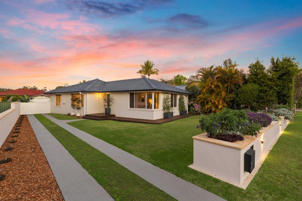 11 BYARONG AVE, POINT CLARE, NSW 2250