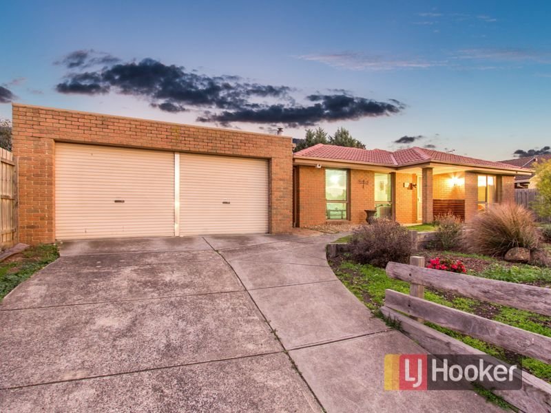 24 General Joshua Dr, Hampton Park, VIC 3976