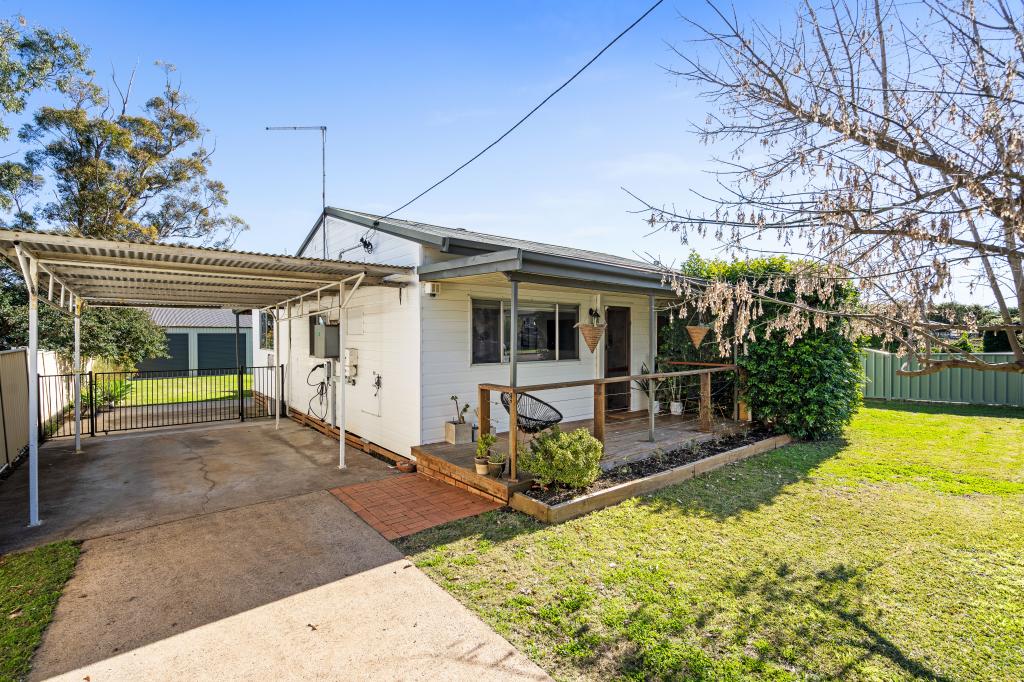 17 BORONIA ST, SCONE, NSW 2337