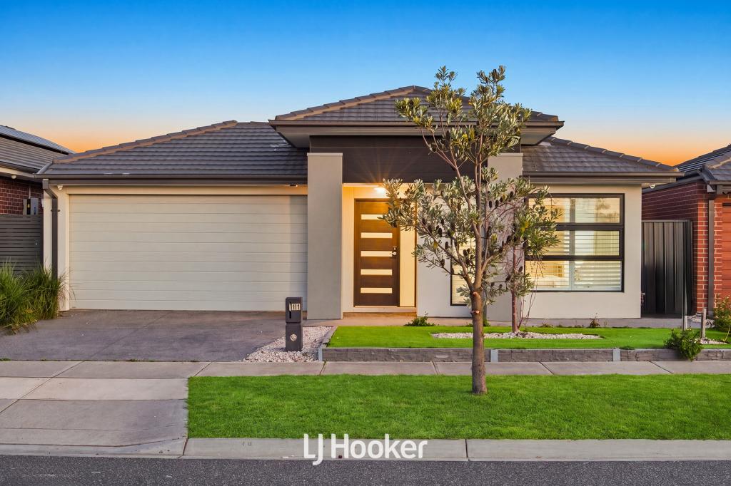 11 Kaduna Dr, Officer South, VIC 3809