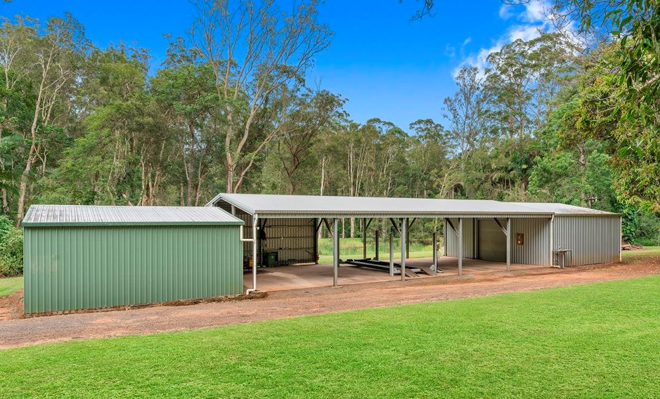 252 Coonowrin Rd, Glass House Mountains, QLD 4518