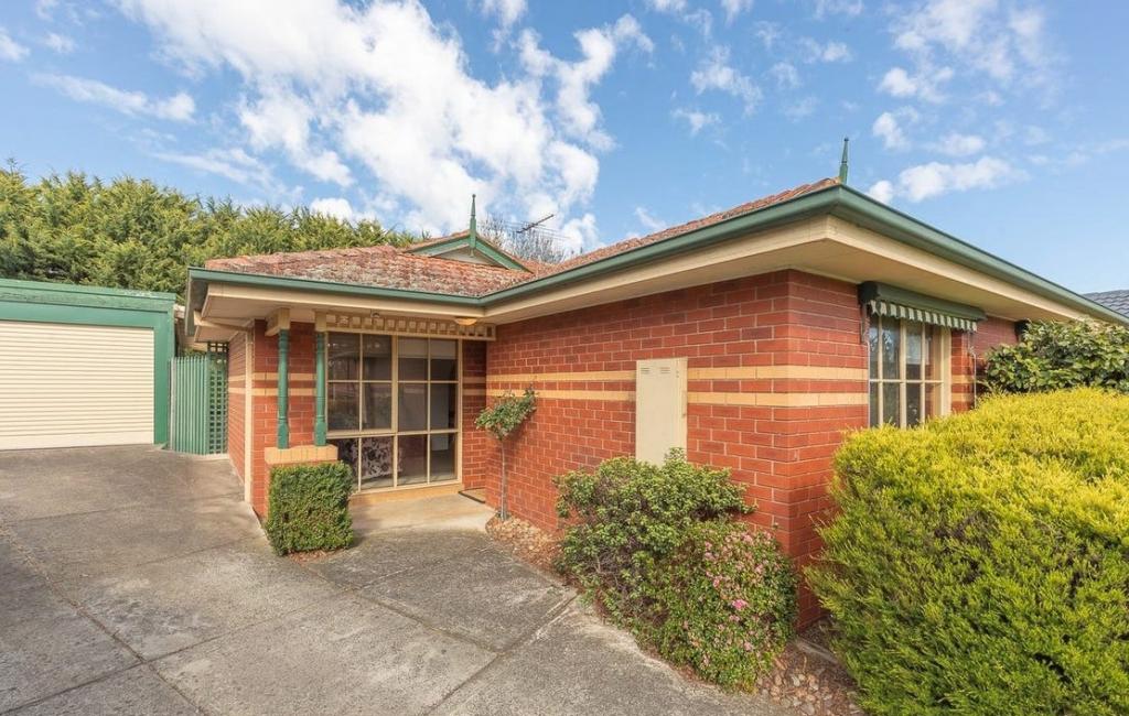 8 Hillman Ct, Berwick, VIC 3806