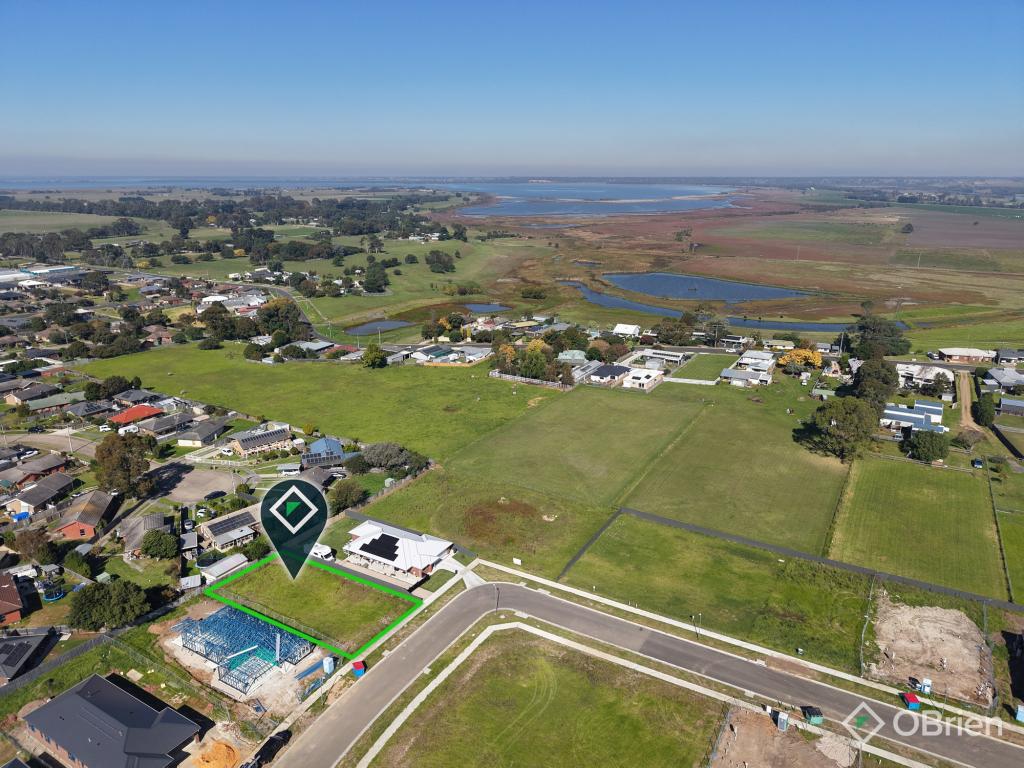 13 Clothier Cres, East Bairnsdale, VIC 3875