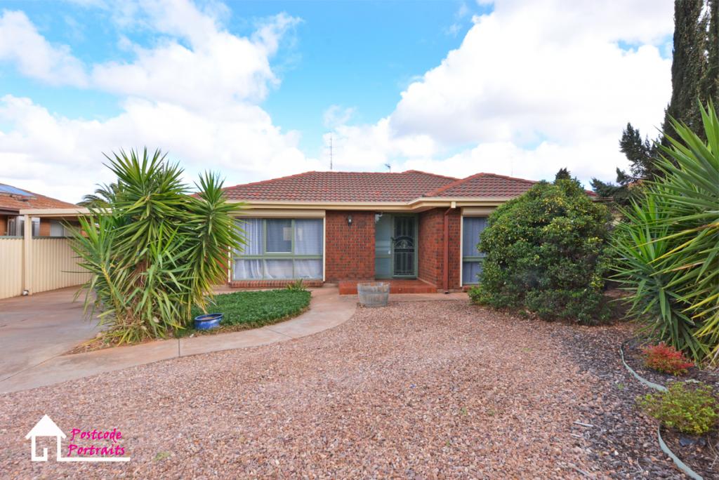 4 Mcrostie Cl, Whyalla Stuart, SA 5608