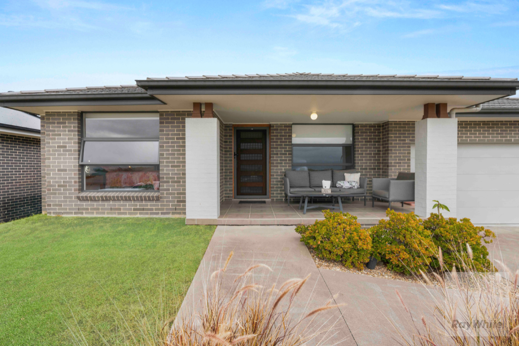 52 Jindalee Cres, Nowra, NSW 2541