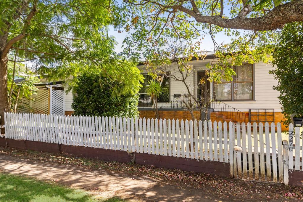 227c West St, Harristown, QLD 4350