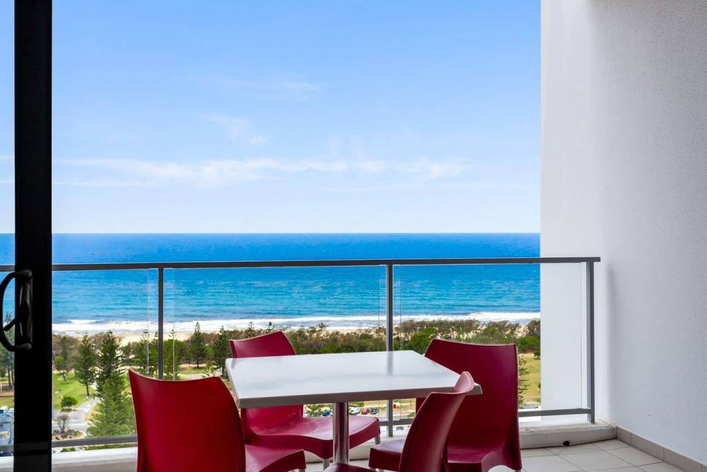 192/25 Surf Pde, Broadbeach, QLD 4218