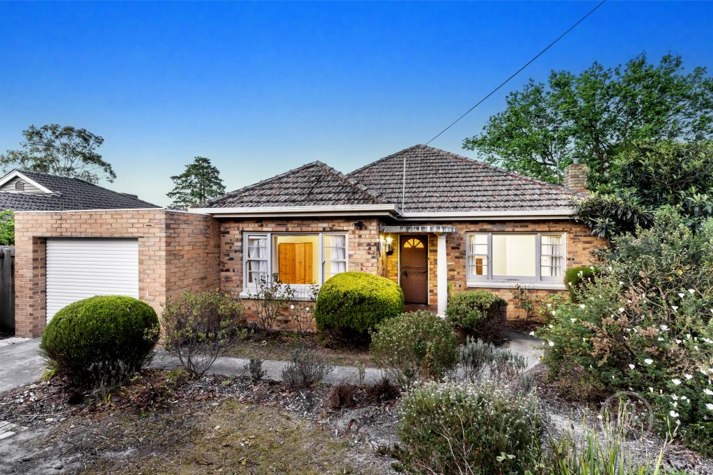 35 BEACONSFIELD RD, BRIAR HILL, VIC 3088