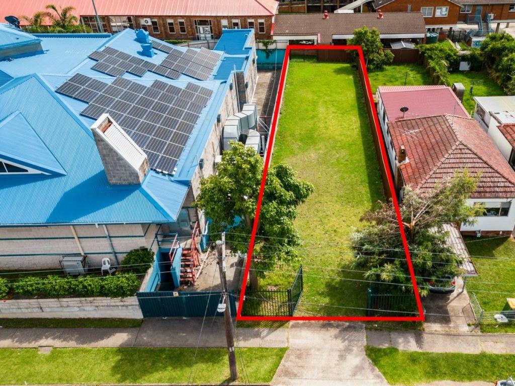 5 NOBBS ST, SOUTH GRANVILLE, NSW 2142