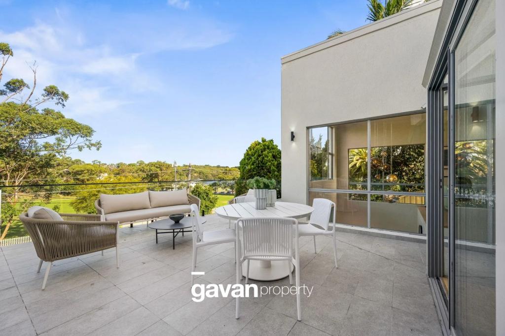 18 Kyle Pde, Kyle Bay, NSW 2221