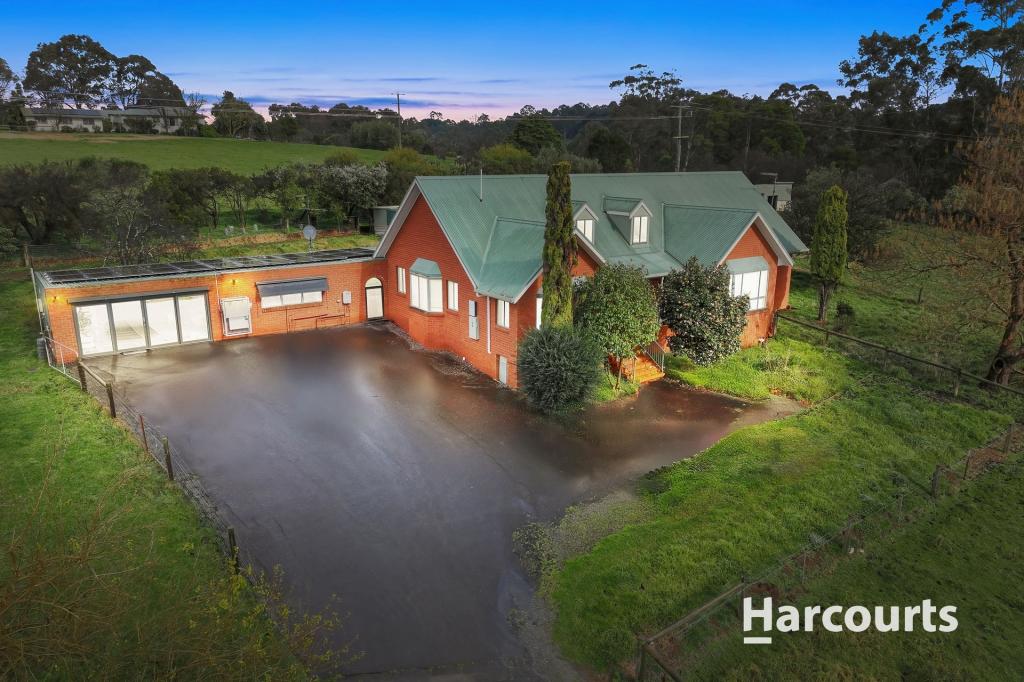 5 ROBYN CT, DROUIN, VIC 3818