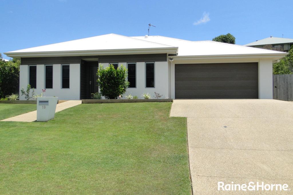 19 TELOPEA PL, KIRKWOOD, QLD 4680