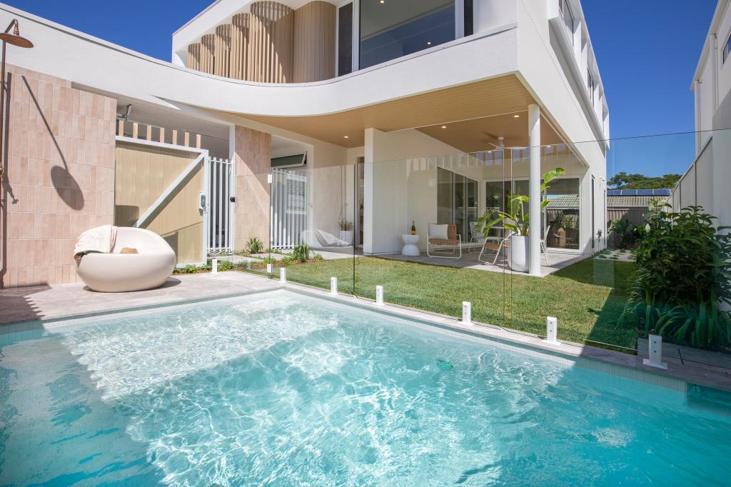 2 June Ct, Miami, QLD 4220