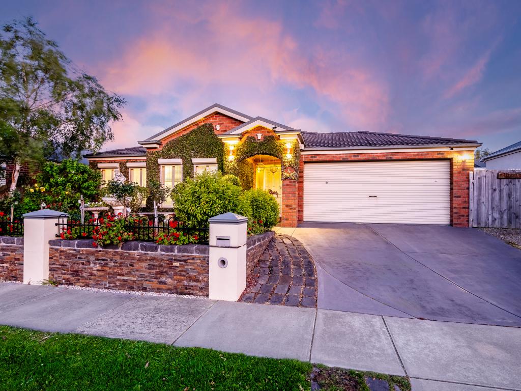 4 Bundoran Ave, Cranbourne, VIC 3977