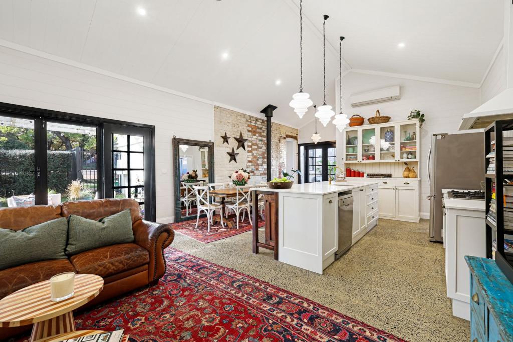 51 Upper St, East Tamworth, NSW 2340