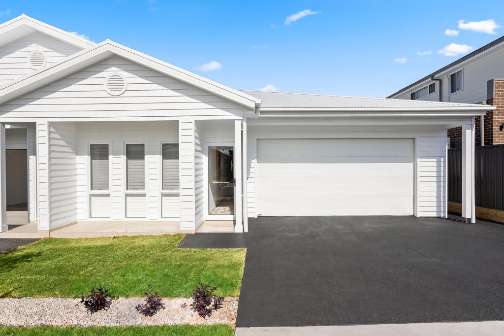 70 Dolly Cct, Calderwood, NSW 2527