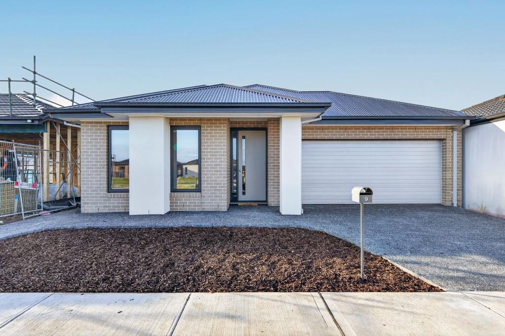 9 Furze Rd, Officer, VIC 3809