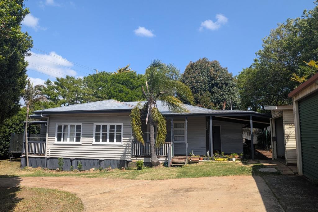 199 West St, Harristown, QLD 4350