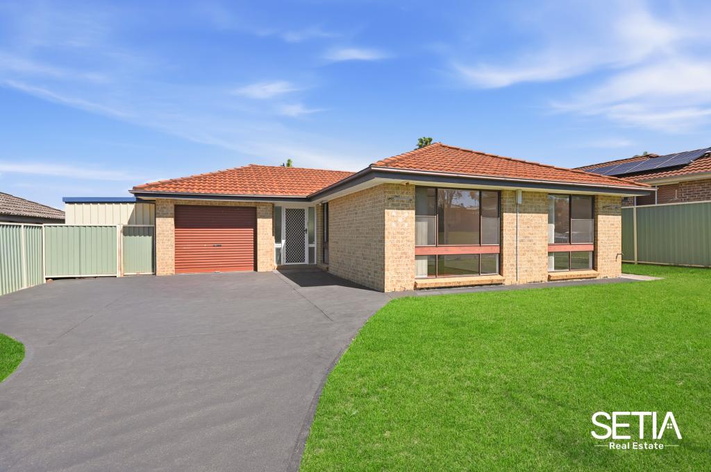 11 ARMITAGE DR, GLENDENNING, NSW 2761