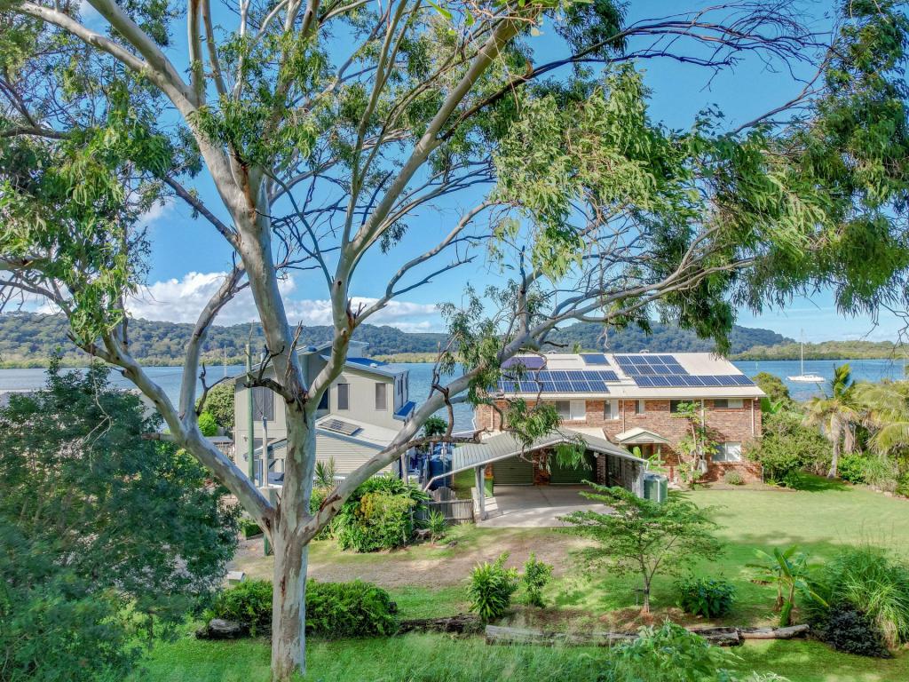 158 Canaipa Point Dr, Russell Island, QLD 4184