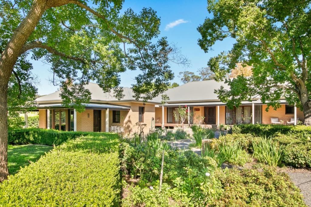 4 REFLECTION DR, LOUTH PARK, NSW 2320