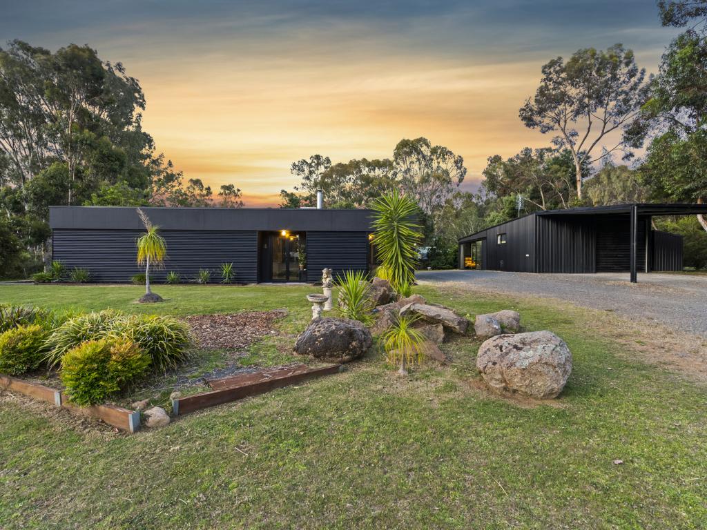 4 Pinewood Lane, Tocumwal, NSW 2714