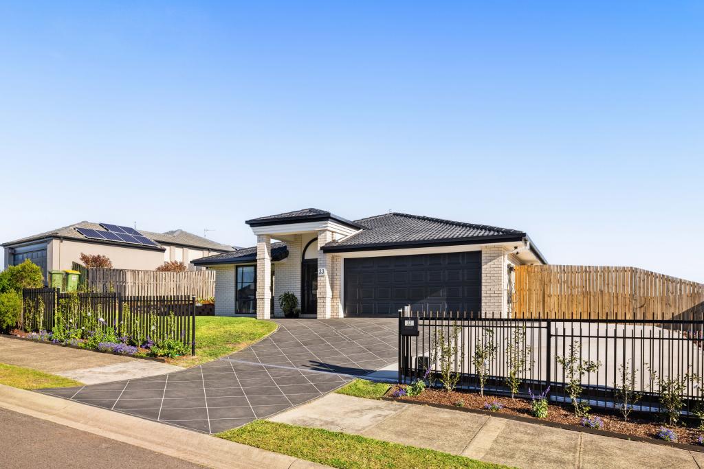 33 Palmerston Dr, Oxenford, QLD 4210