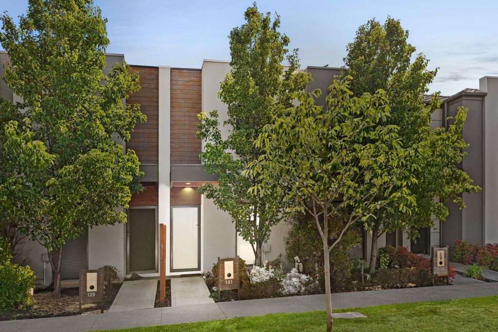 131 Waterhaven Bvd, Point Cook, VIC 3030