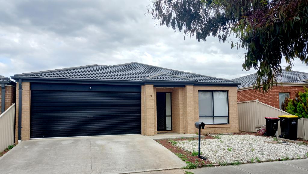 9 Lady Penrhyn Dr, Melton West, VIC 3337