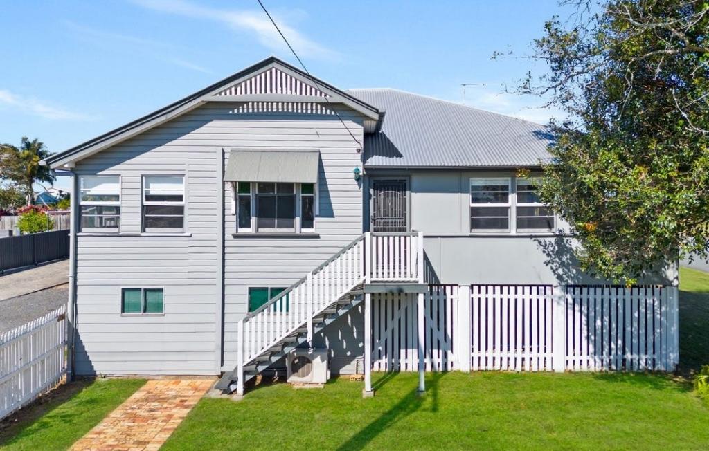 1 Torquay Rd, Redland Bay, QLD 4165