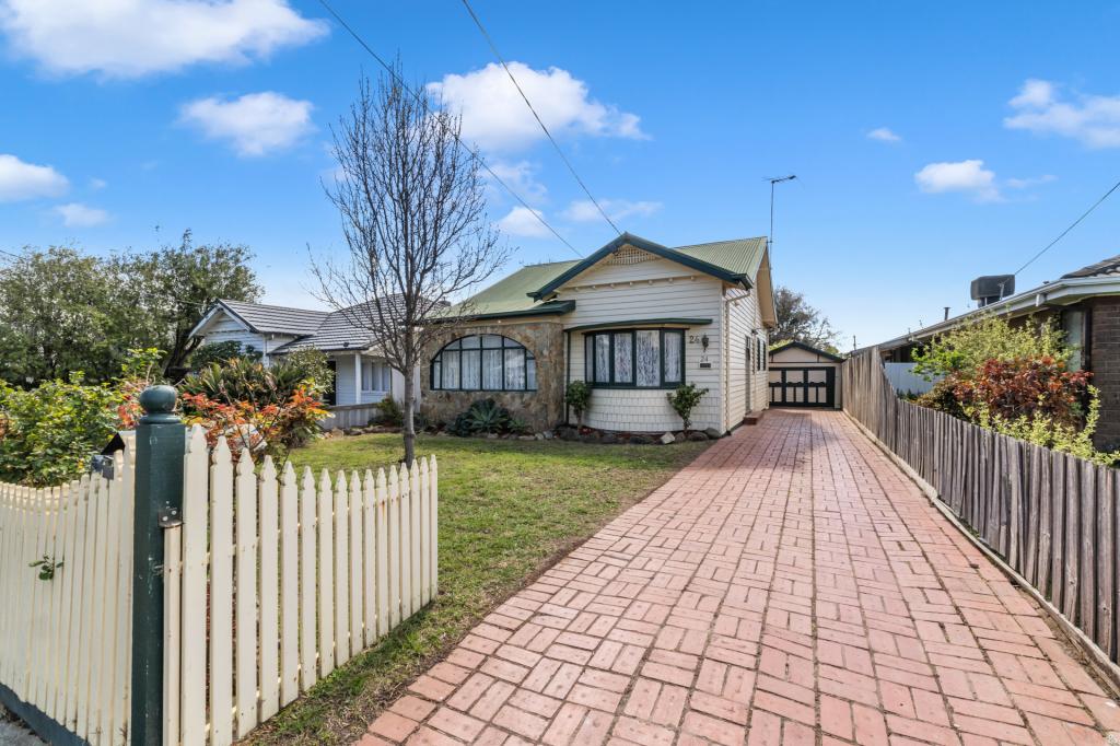24 Kenilworth St, Reservoir, VIC 3073