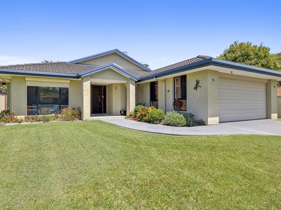 6 WAGTAIL CL, BOAMBEE EAST, NSW 2452