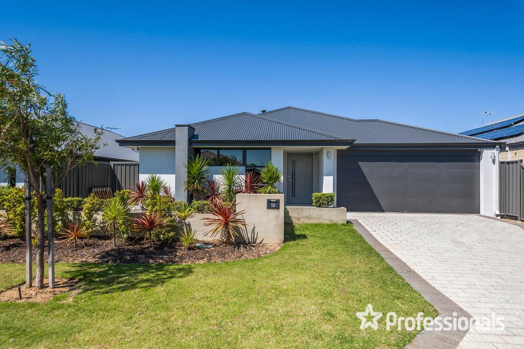 18 UNDERCLUB RD, YANCHEP, WA 6035