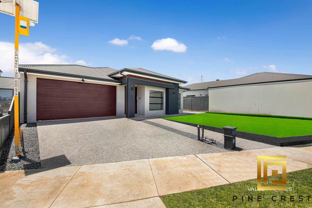 8 WOONAN DR, WYNDHAM VALE, VIC 3024