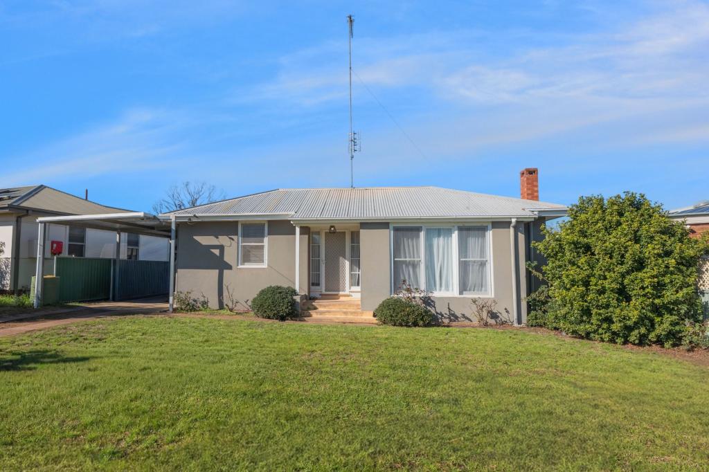 20 PARK ST, WEST WYALONG, NSW 2671