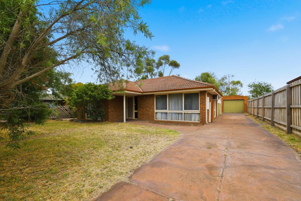 4 Gleneagles Dr, Sunbury, VIC 3429